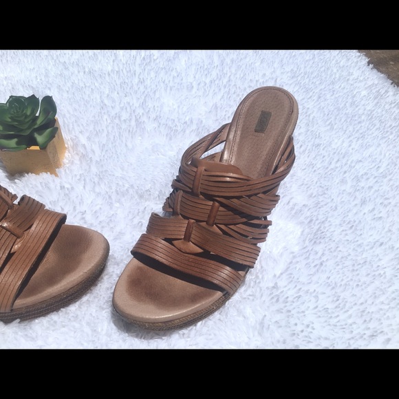 Strappy tan wedges - Picture 8 of 9